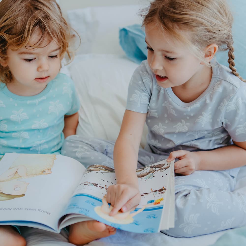 100% Organic Cotton Summer T-Shirt and Long-Leg Pyjama Set - Palms & Pineapples in Grey