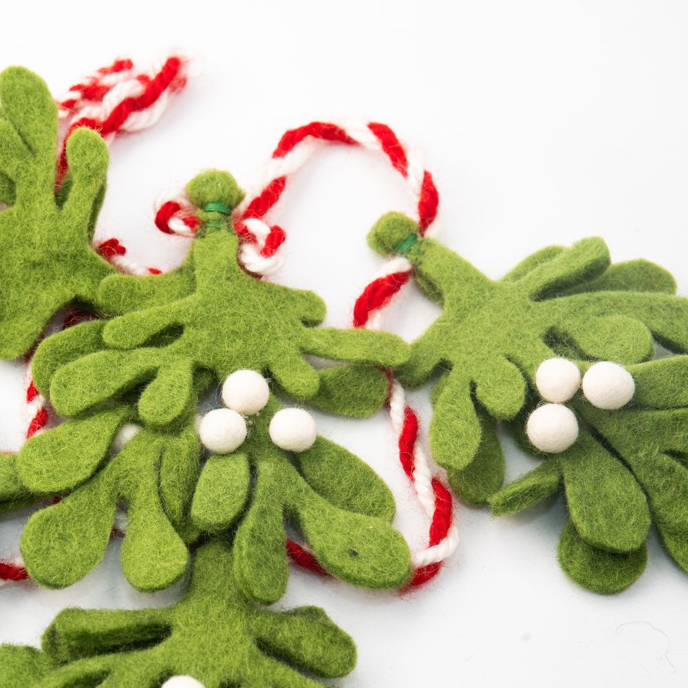Christmas Decoration Set - Mistletoe Bunting