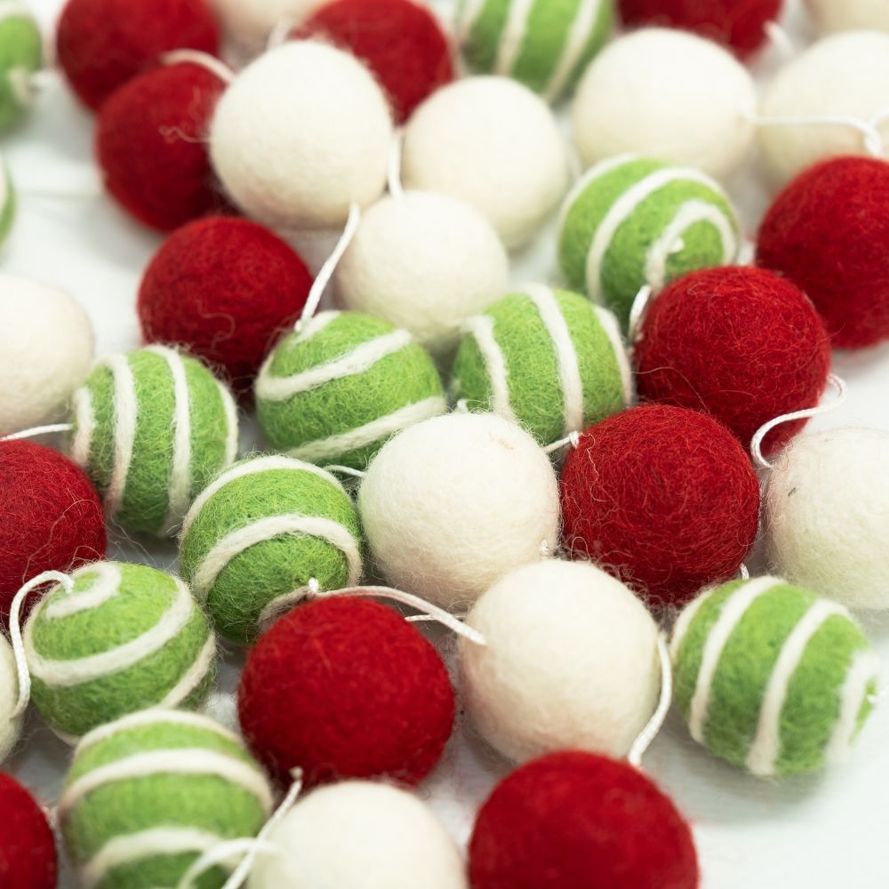 Christmas Decoration Set - Pom Poms Bunting