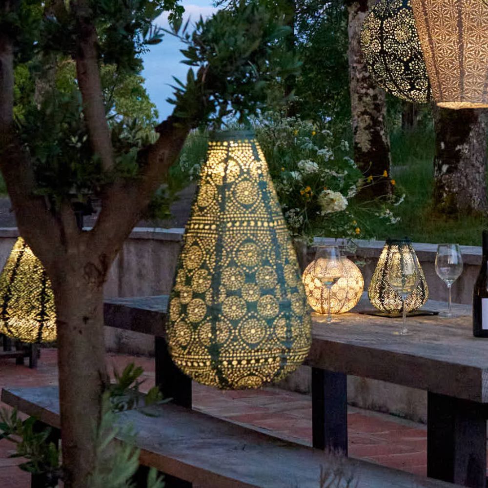 Solar Lantern,Outdoor hangende decoratieve zonne-verlichting met 30 LED waterdichte zonne-verlichting Tuin Zonne-energie Jar lamp voor Patio Garden Yard Deck Court Decor (veelkleurig Solar Lantern,Outdoor hangende decoratieve zonne-verlichting met 30 LED waterdichte zonne-verlichting Tuin Zonne-energie Jar lamp voor Patio Garden Yard Deck Court Decor (veelkleurig